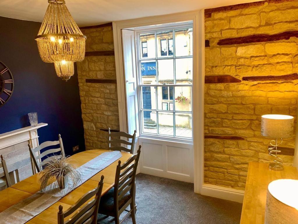 No1 Town House Villa Стамфорд Екстериор снимка