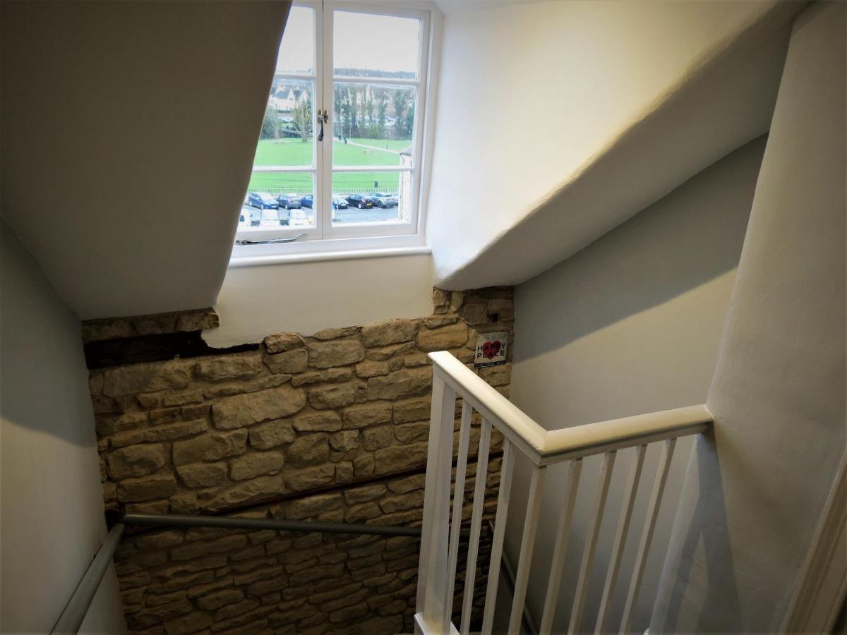 No1 Town House Villa Стамфорд Екстериор снимка