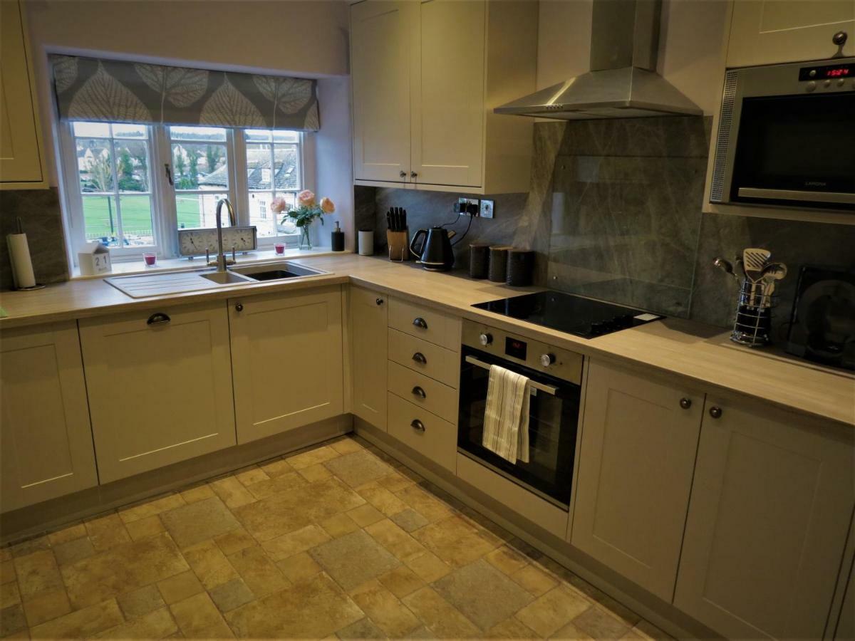 No1 Town House Villa Стамфорд Екстериор снимка